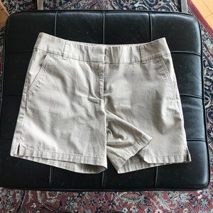 Women's LOFT khaki shorts SIZE 6